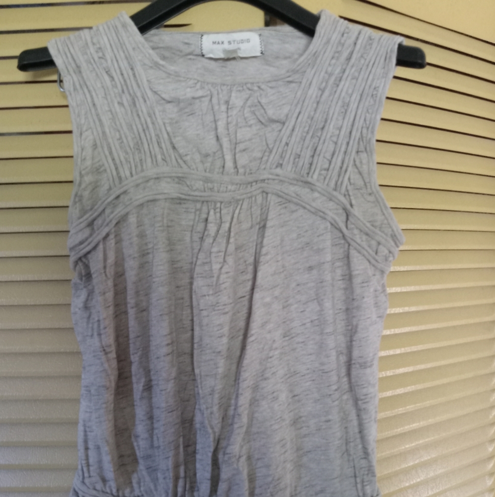 Max studios girls  top.